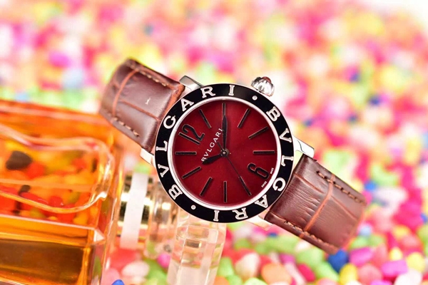 ブルガリ時計正面デザイン